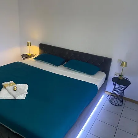 In Rheinfelden, Grenznaehe Und Blick Auf Schweiz Karsau